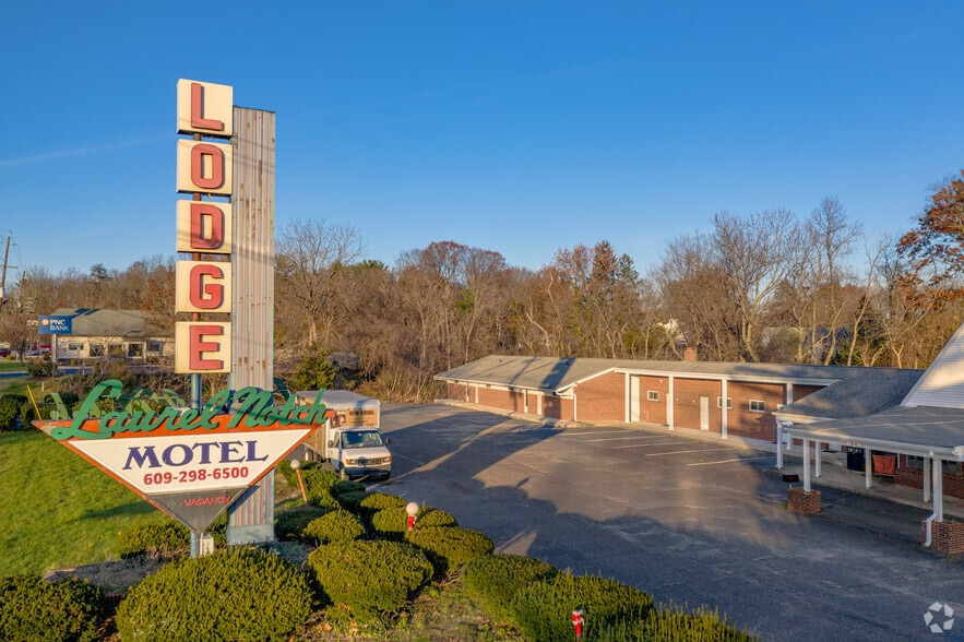 Primary Photo Of 1043 US Highway 206, Bordentown Hotel For Sale