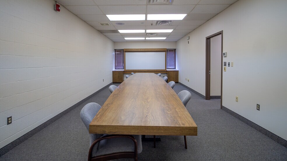 More Photos Of 901 Home St, Rushford Manufacturing For Sale