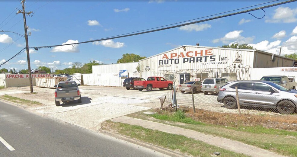 Primary Photo Of 10702 Cullen Blvd, Houston Warehouse For Sale
