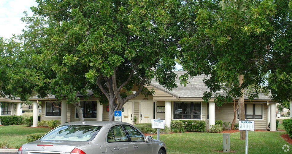 More Photos Of 12545-12551 New Brittany Blvd, Fort Myers Medical For Sale