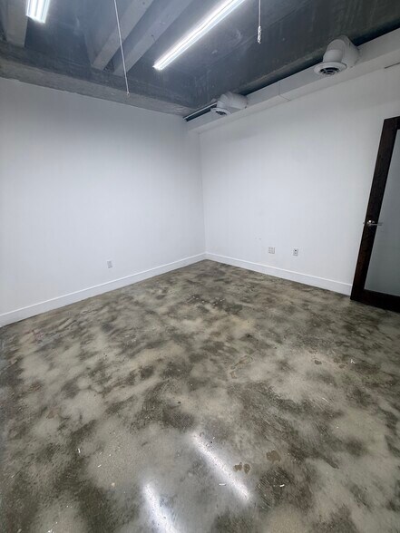 More Photos Of 1125 NE 125th St, North Miami Office For Lease