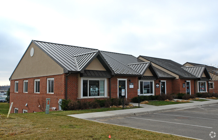 Primary Photo Of 8645-8649 Eagle Point Blvd, Lake Elmo Office For Lease