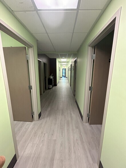 More Photos Of 2287 Henry Tecklenburg Dr, Charleston Office For Lease