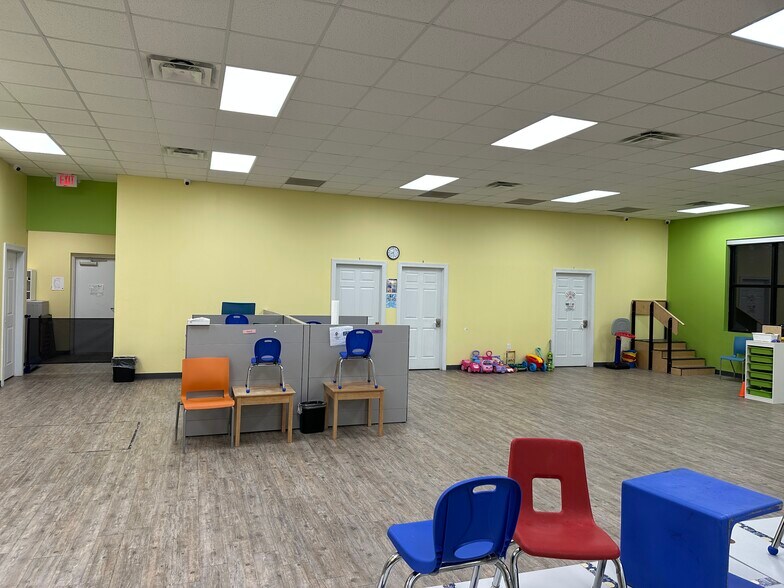 More Photos Of 850-852 Perry Rd, Apex Medical For Lease