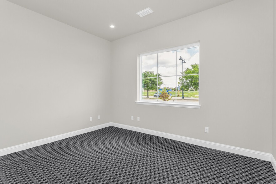 More Photos Of 6000 Alma Rd, McKinney Office For Lease