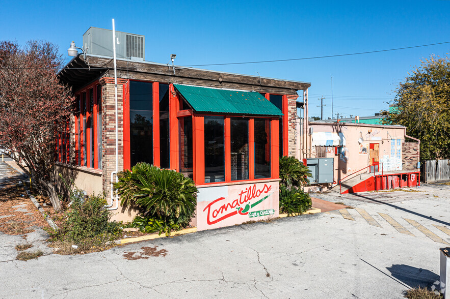 Primary Photo Of 3210 Broadway St, San Antonio Restaurant For Lease