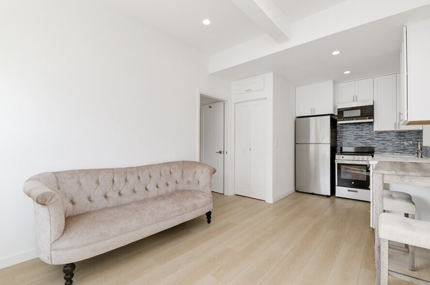 More Photos Of 2633 Ocean St, Carlsbad Apartments For Sale