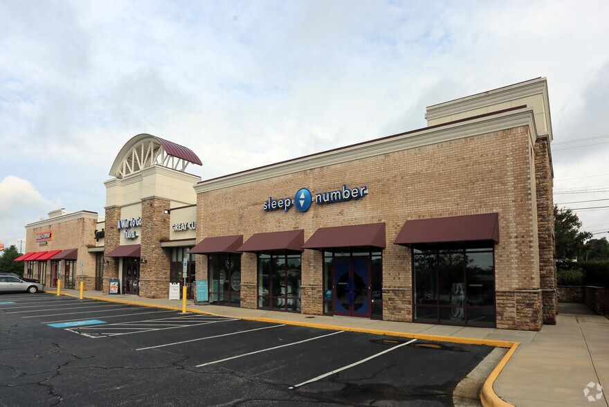 More Photos Of 4203-4205 W Wendover Ave, Greensboro Unknown For Lease