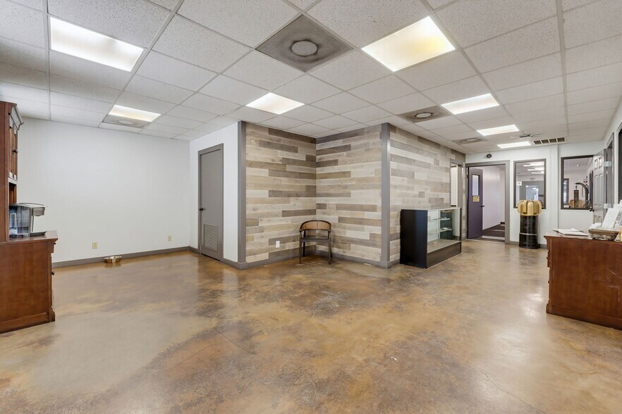 More Photos Of 20300 FM 963, Lampasas Manufacturing For Sale
