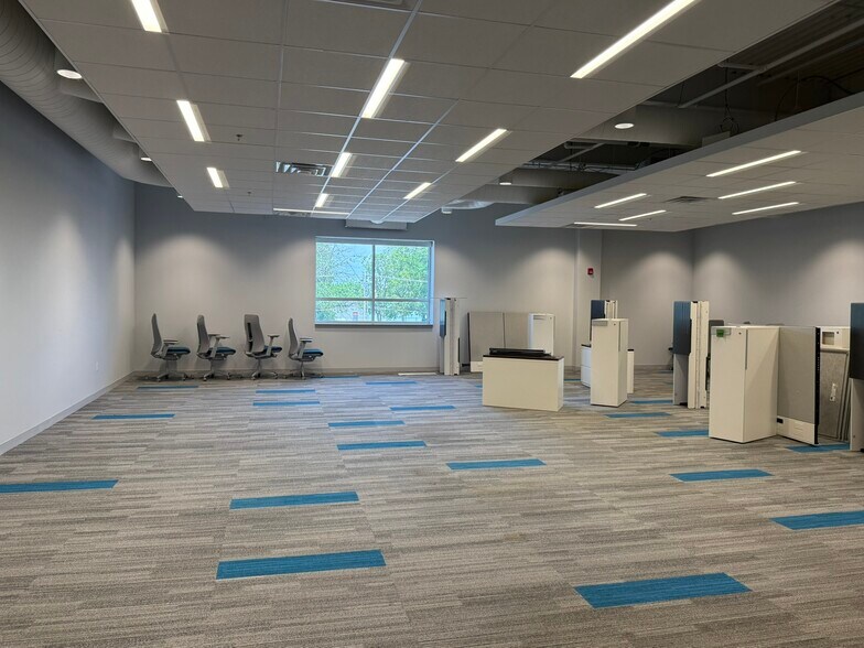 More Photos Of 3253 E Chestnut Expy, Springfield Office For Lease