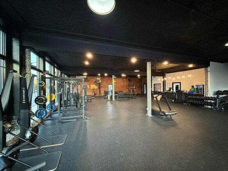 More Photos Of 333 Market St, Zanesville General Retail For Sale