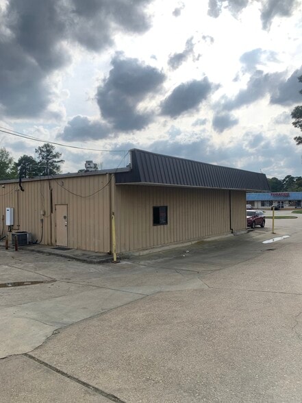 More Photos Of 7005 Pines Rd, Shreveport Freestanding For Lease