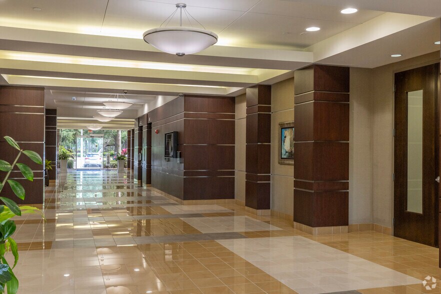 More Photos Of 4042 Park Oaks Blvd, Tampa Office For Lease