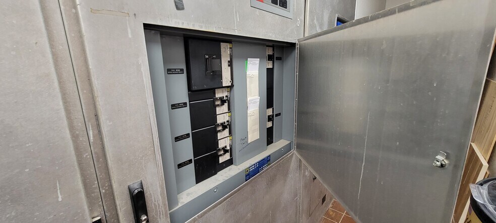 More Photos Of 8609 Citadel Way, Louisville General Retail For Sale