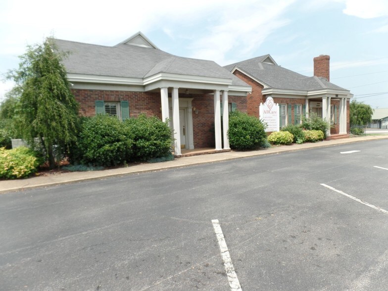 More Photos Of 316 E Harper St, Troy Medical For Sale