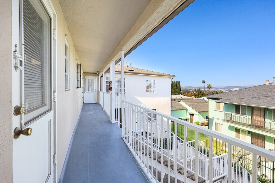More Photos Of 4197 Marlton Ave, Los Angeles Multifamily For Sale