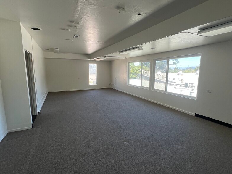 More Photos Of 31 Soledad Dr, Monterey Medical For Lease