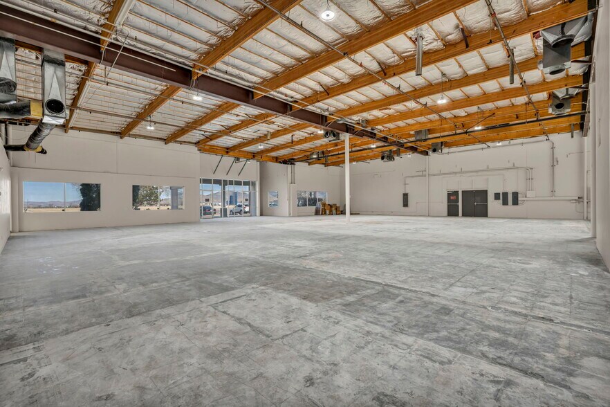 More Photos Of 2245 Meridian Blvd, Minden Showroom For Sale