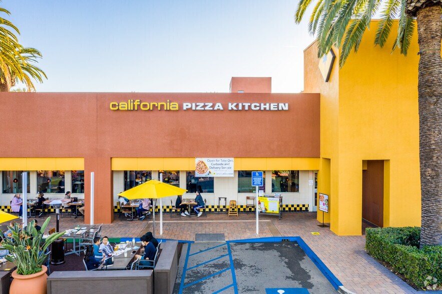 More Photos Of 2915-3011 El Camino Real, Tustin Unknown For Lease