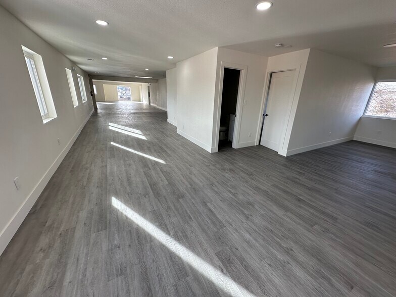 More Photos Of 890 Gentry Way, Reno Auto Repair For Sale