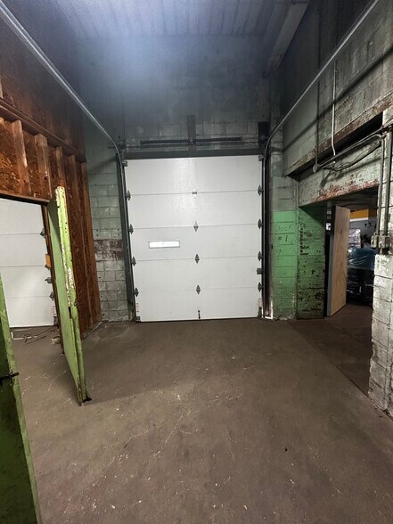 More Photos Of 181 Conant St, Pawtucket Manufacturing For Lease