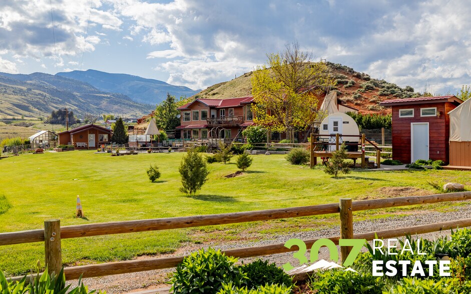 More Photos Of 30 Nielson Trl, Cody Hospitality For Sale