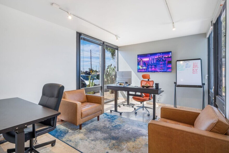 More Photos Of 4331 N 12th St, Phoenix Office Residential For Lease