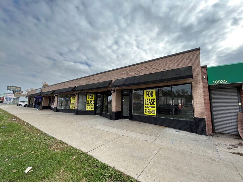 More Photos Of 18911-18931 W 7 Mile Rd, Detroit Storefront For Lease