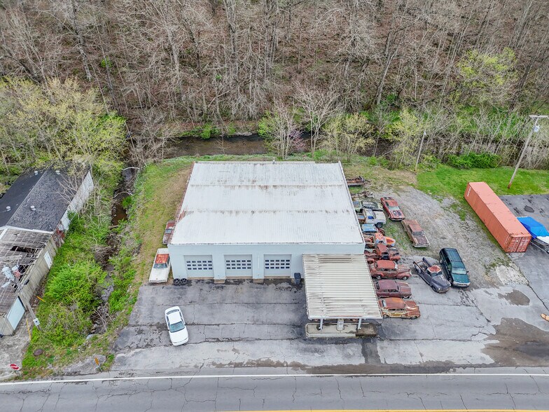 More Photos Of 290 Main St, Red Boiling Springs General Retail For Sale