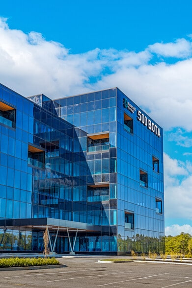 More Photos Of 500 Boulevard of Americas, Lakewood Medical For Lease