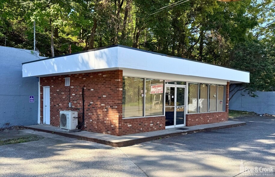 More Photos Of 417 Campbell Ave SE, Roanoke General Retail For Lease