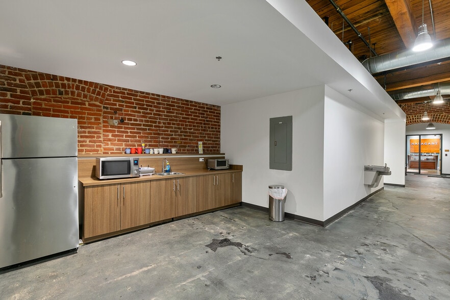 More Photos Of 13 S 13th St, Richmond Office Residential For Sale