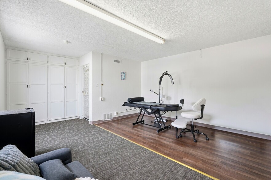 More Photos Of 2048-2050 W Florence Ave, Los Angeles Office For Sale