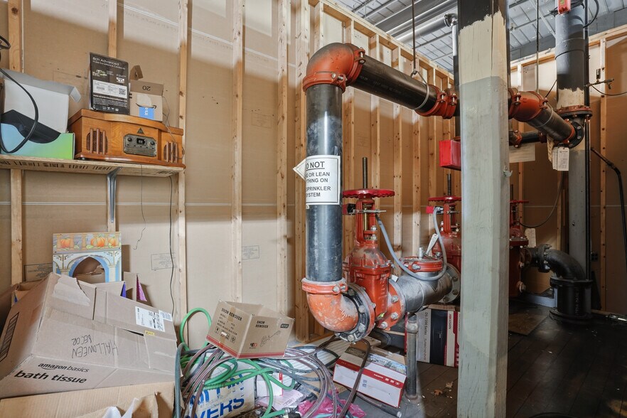 More Photos Of 770 Main St, West Warwick Warehouse For Sale