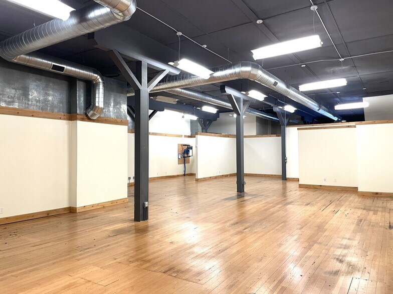 More Photos Of 706-708 Main St, Oregon City Loft Creative Space For Lease
