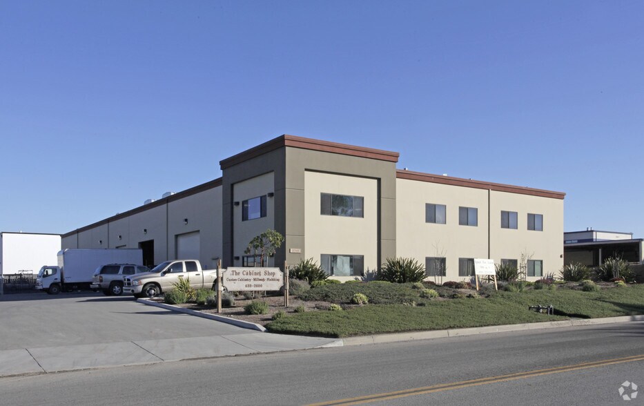 More Photos Of 11245 Commercial Pky, Castroville Manufacturing For Lease