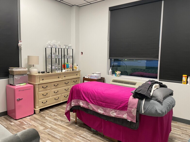 More Photos Of 8813 N Tarrant Pky, North Richland Hills Coworking Space