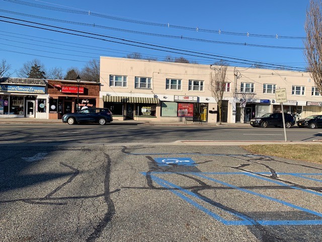 Primary Photo Of 585 Newark Pompton Tpke, Pompton Plains Restaurant For Lease