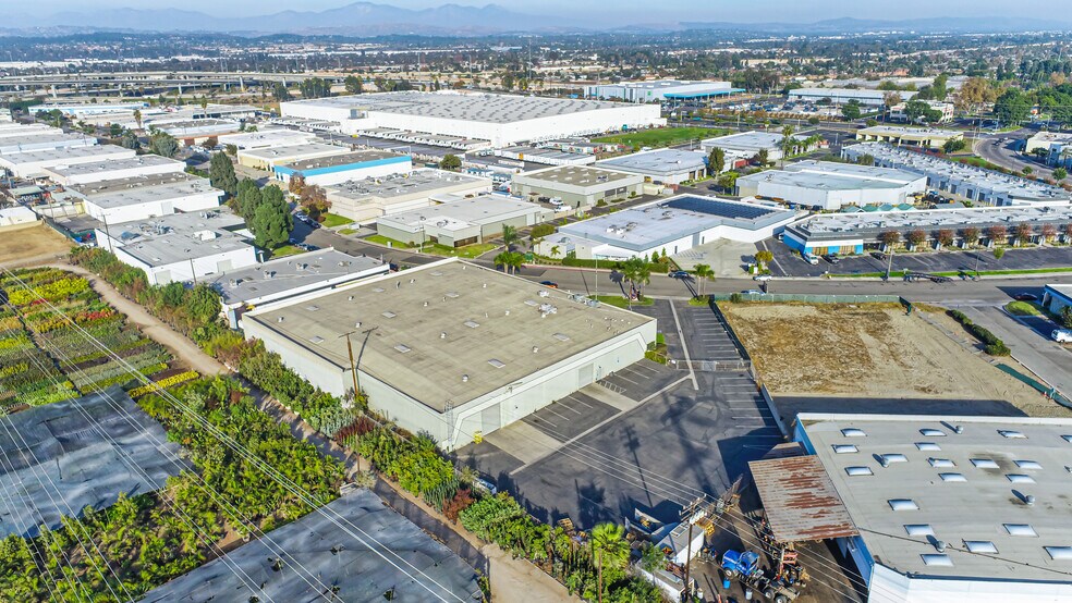 More Photos Of 1175 N Knollwood Cir, Anaheim Warehouse For Lease