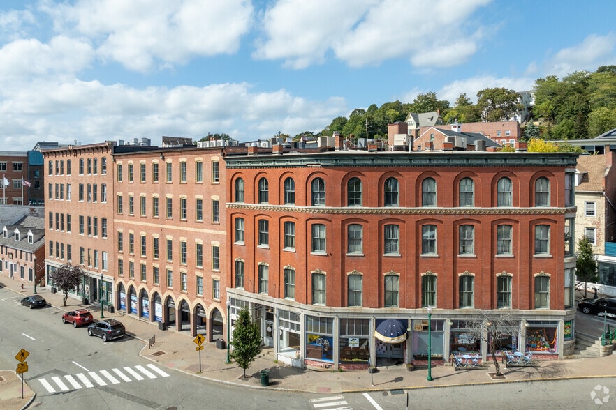 More Photos Of 85 Main St, Norwich Apartments For Lease