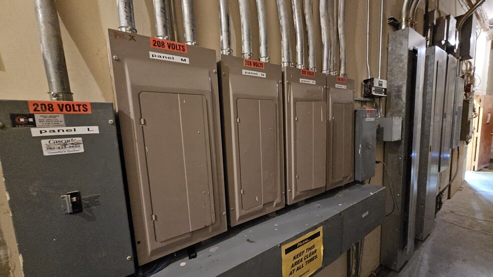 More Photos Of 2219 Talley Way, Kelso Industrial For Sale