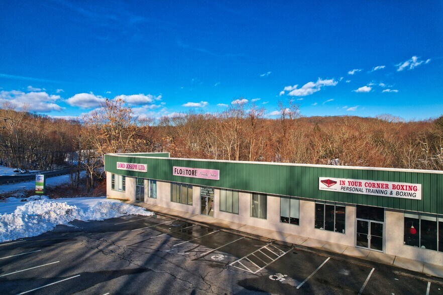 Primary Photo Of 524 Wolcott Rd, Wolcott Storefront Retail Office For Lease