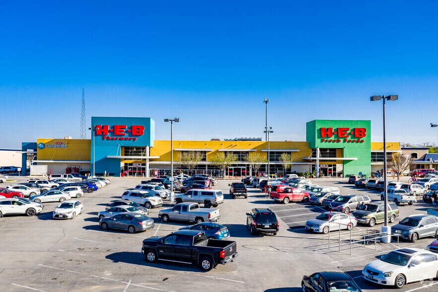 More Photos Of 1500-1532 Austin Hwy, San Antonio Unknown For Lease