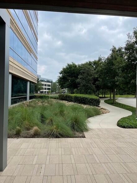 More Photos Of 1780 Hughes Landing Blvd, The Woodlands Office For Lease
