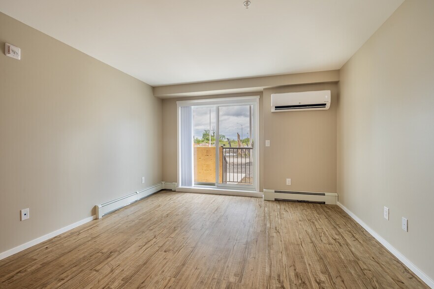 More Photos Of 1070 Noëlla Leclair Way, Ottawa Apartments For Lease