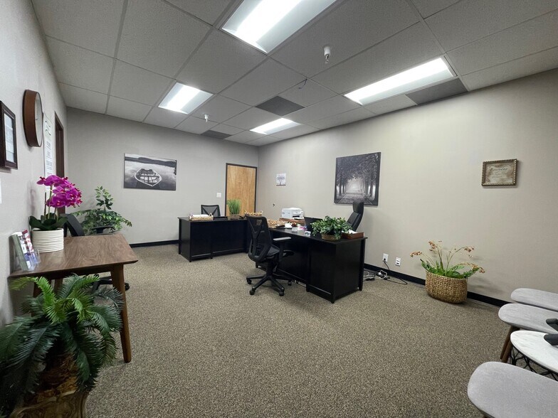 More Photos Of 190 S Orchard Ave, Vacaville Office For Lease