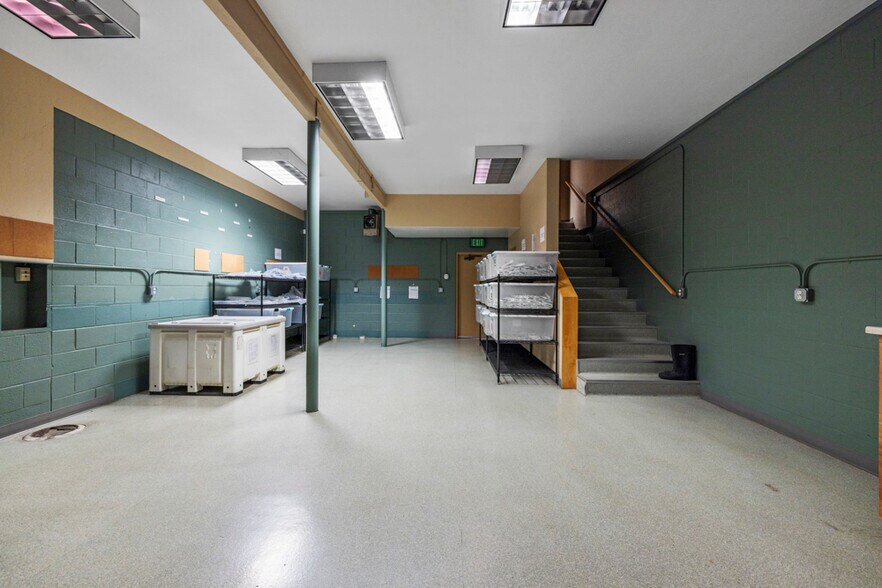 More Photos Of 3735 Washburn Way, Klamath Falls Warehouse For Sale