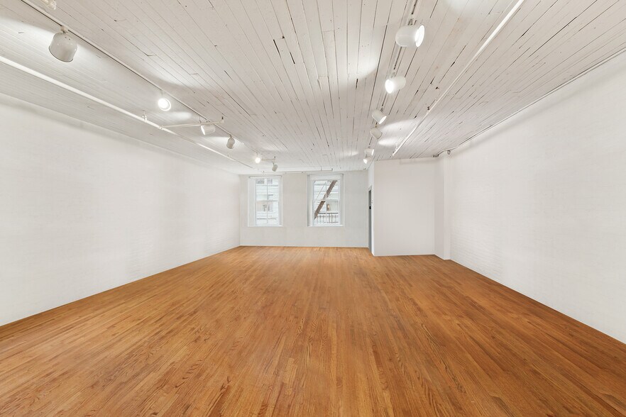 More Photos Of 15 Warren St, New York Multifamily For Sale