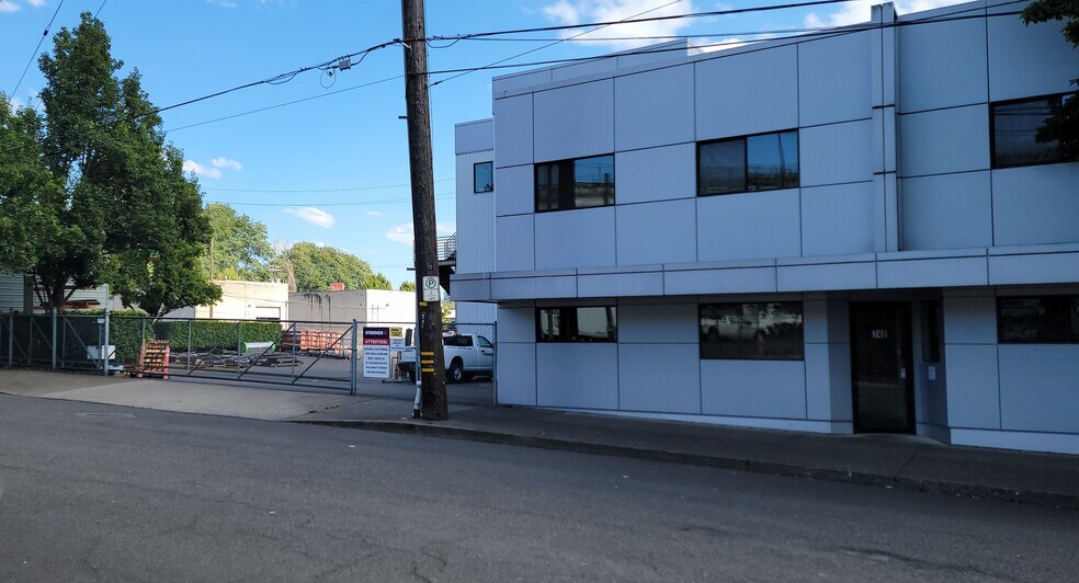 Primary Photo Of 740 N Knott St, Portland Unknown For Lease