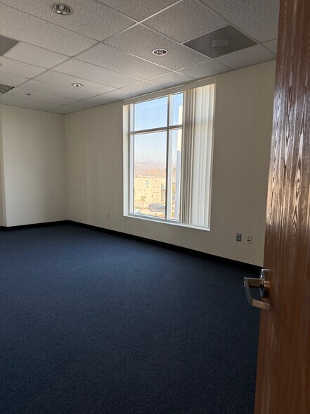 More Photos Of 4234 Green River Rd, Corona Medical For Lease